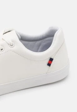 Pier One UNISEX - Sneaker Low - White -Pier One Store 1e08045fec014ab382da64da74b462a7