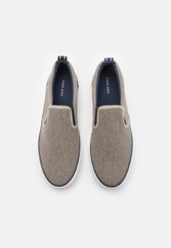 Pier One UNISEX - Sneaker Low - Taupe 11 Pier One UNISEX - Sneaker Low - Taupe -Pier One Store 4bfc3dea16e84e949402e19f285476a8