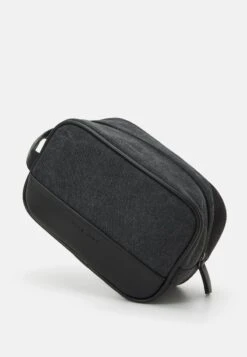 Pier One UNISEX - Kosmetiktasche - Black 11 Pier One UNISEX - Kosmetiktasche - Black -Pier One Store 674ff8504a974fd0a6613ac637df3a32