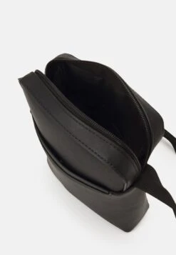 Pier One Umhängetasche - Black 10 Pier One Umhängetasche - Black -Pier One Store 8fa71f28a06d49cc87901cdc65bc9dd8