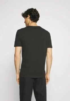 Pier One 5 PACK - T-Shirt Basic - White/black/dark Blue -Pier One Store a0c7b6453ce14bcdb30df26ad77873b2