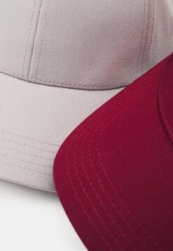 Pier One UNISEX 2 PACK - Cap - Light Grey/berry -Pier One Store db52e4bec20b4e21a2d423baba99be86