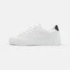 Pier One UNISEX - Sneaker Low - White 2 Pier One UNISEX - Sneaker Low - White -Pier One Store e65abd750c88442fa93e43bc123d1585