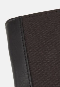 Pier One Geldbörse - Black -Pier One Store f69ce714c77542f983324f2456779ecc