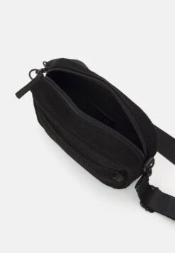 Pier One UNISEX - Umhängetasche - Black -Pier One Store f6e97ec080334bee84e0beb3736ab78d