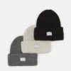 Pier One UNISEX 3 PACK - Mütze - Black/dark Grey/off-white 2 Pier One UNISEX 3 PACK - Mütze - Black/dark Grey/off-white -Pier One Store f7e664873d7a4e8981097777ebd53a69 1