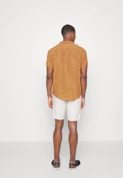 Pier One LINEN BLEND DRAWCORD SHORTS - Shorts - Beige -Pier One Store fd65d1e3000a44b5a0c7031a30758b26