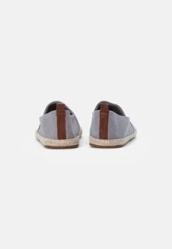 Pier One RENA ESPADRILLE UNISEX - Espadrille - Light Grey -Pier One Store fe23b761b30844ac92e7eccfef327beb